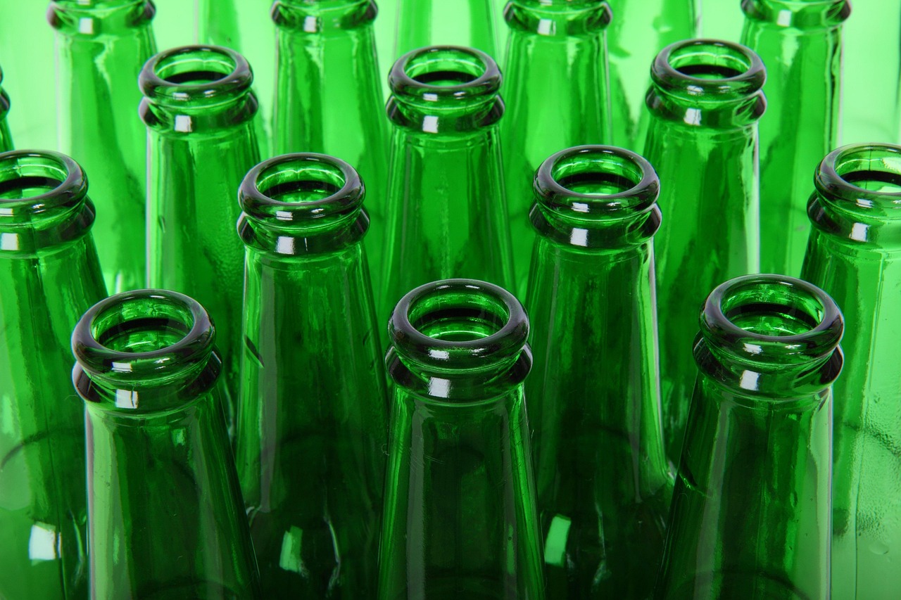 Top Benefits of Working with a Short Neck Bottle Caps Manufacturer