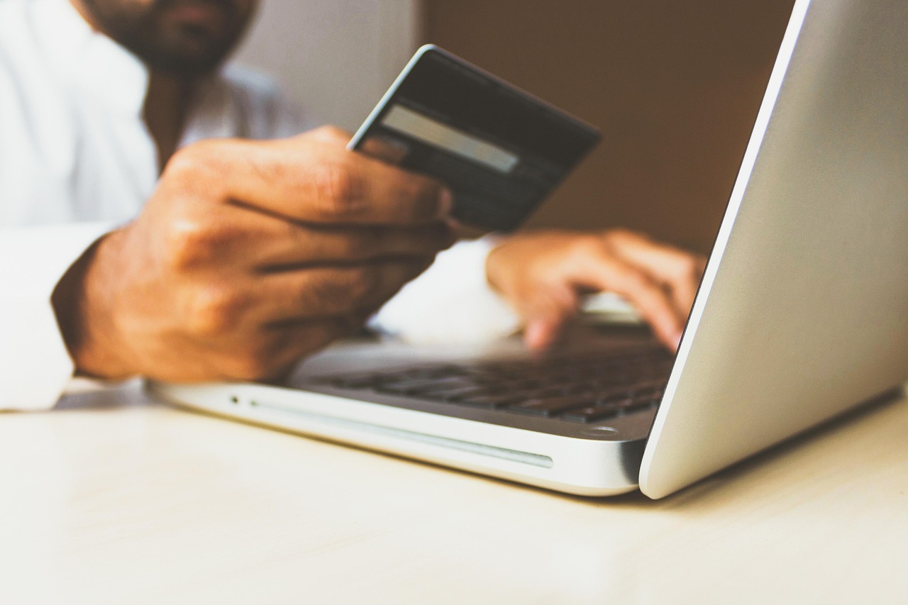 How A Modern Card Payment Machine in UK Can Improve Customer Experience?