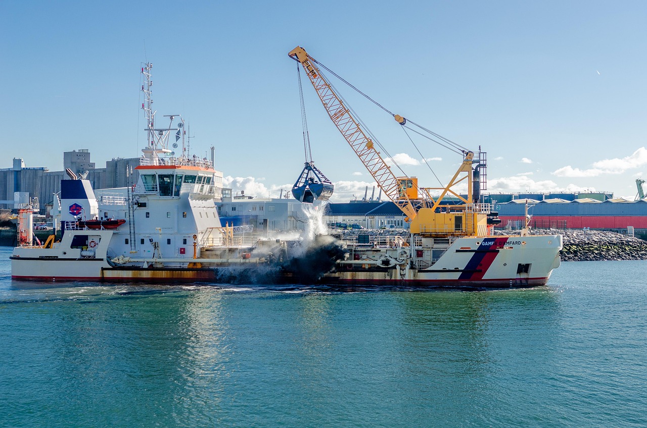 How Self-Propelled Dredge Contribute to Fish Habitat Restoration?