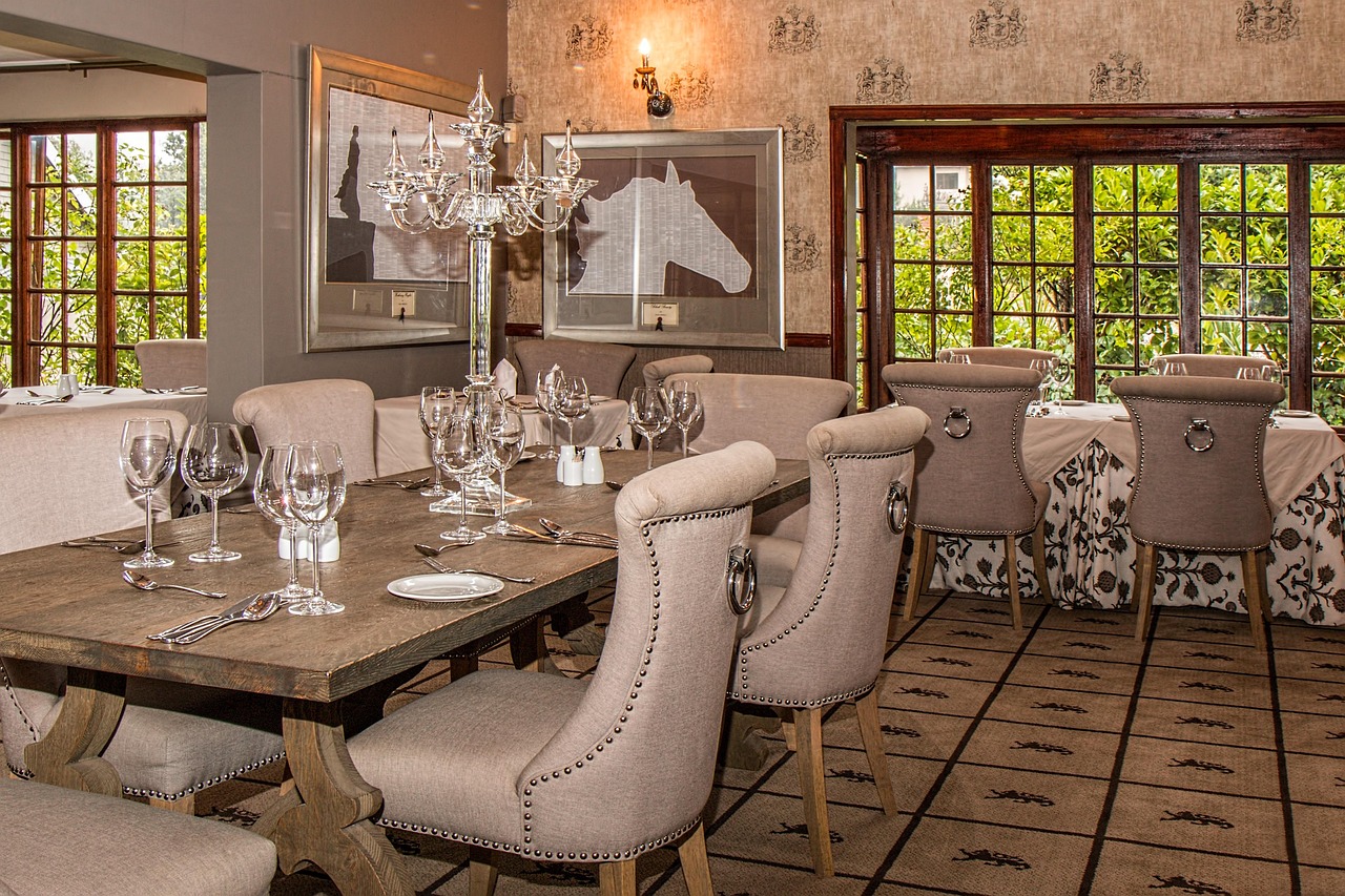 How to Experience Luxury Dining in Five Star Hotel Restaurants?