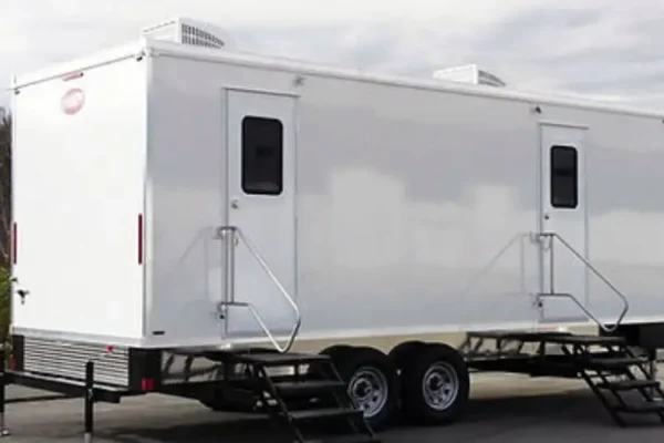 luxury bathroom trailer